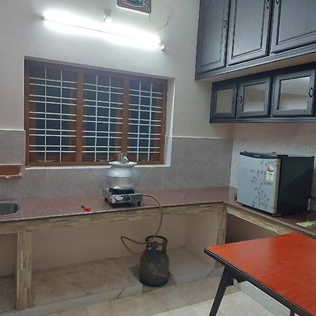Home In Guruvayur-3 Bedroom ภายนอก รูปภาพ