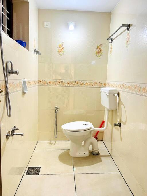 Home In Guruvayur-3 Bedroom ภายนอก รูปภาพ