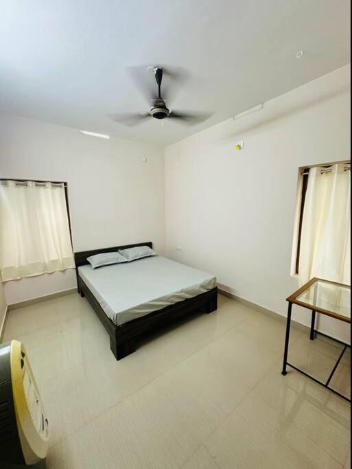 Home In Guruvayur-3 Bedroom ภายนอก รูปภาพ